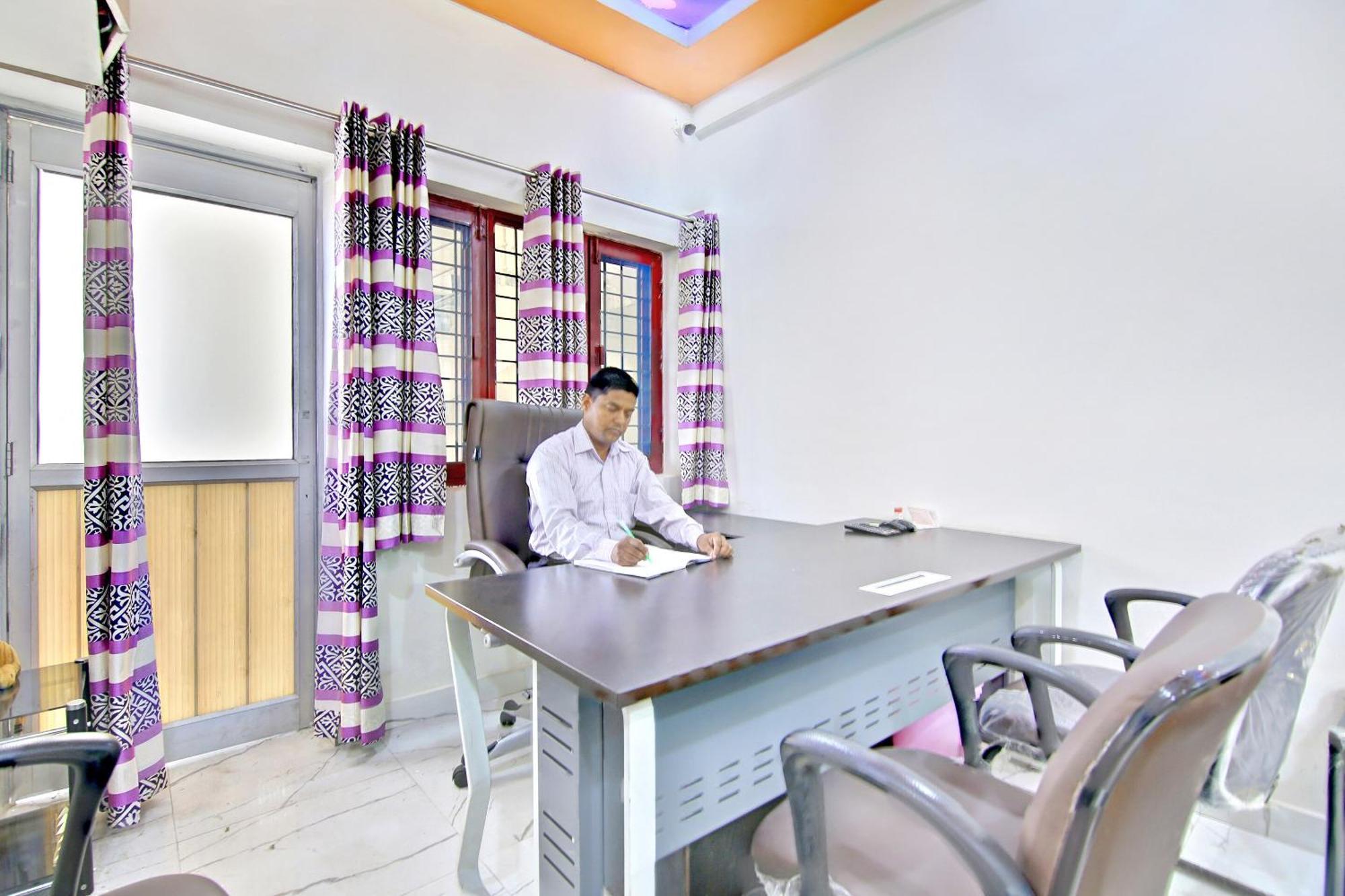 Home 78802 Balaji Bhawan Jhajra Экстерьер фото